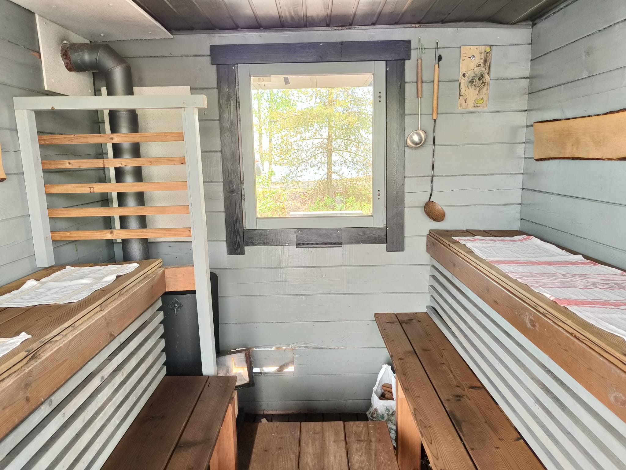 Puulämmitteinen sauna